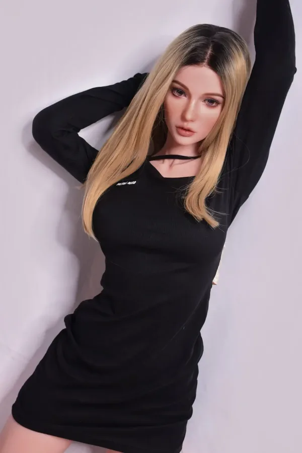 Elsa Babe Ivanka Ricci